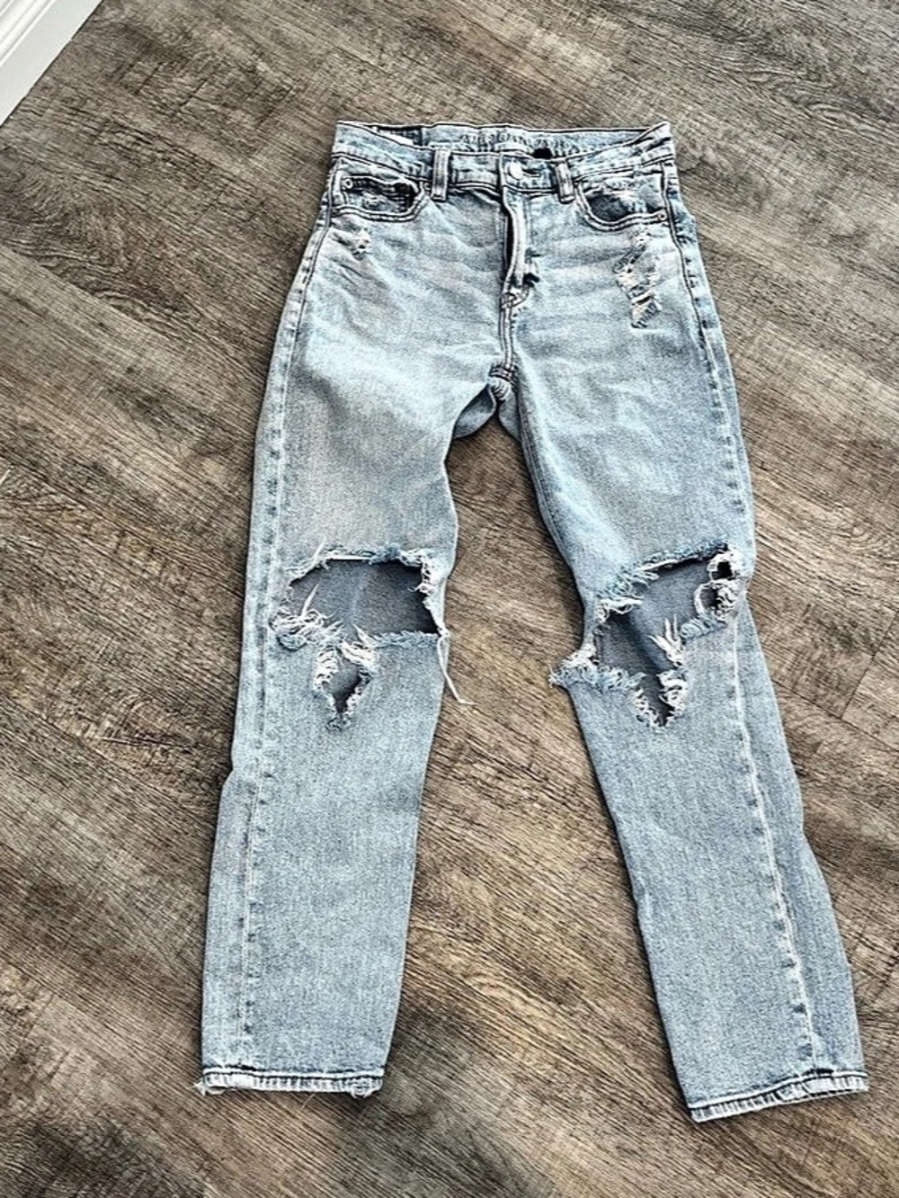 American Eagle jeans Distressed Skinny in Blue Size 6